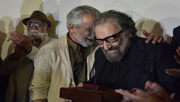 مسعود كيميائي يهدي تذكارياته إلى متحف السينما
