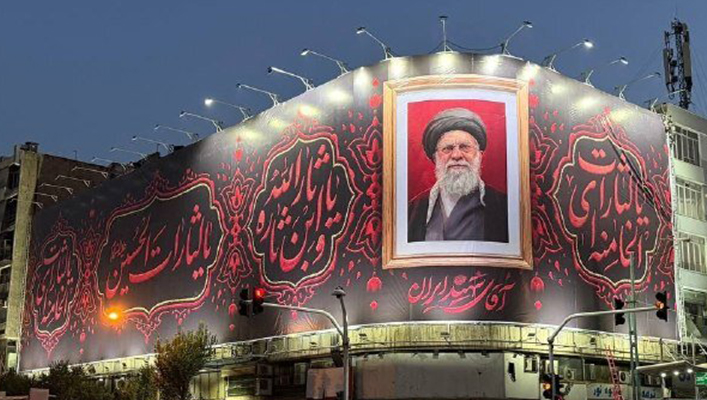 Tehran unveils mural for Martyred Leader
