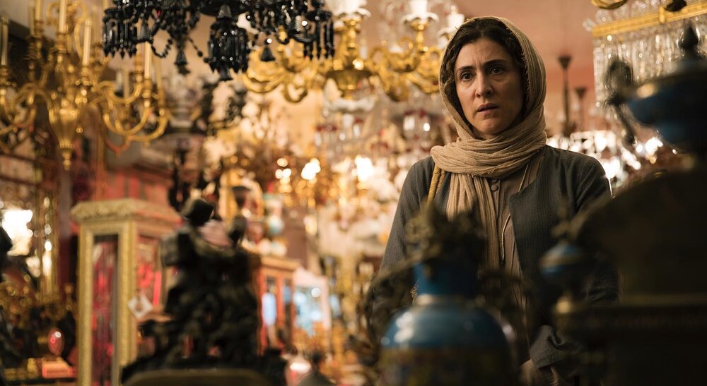 Iran actress wins award at US event