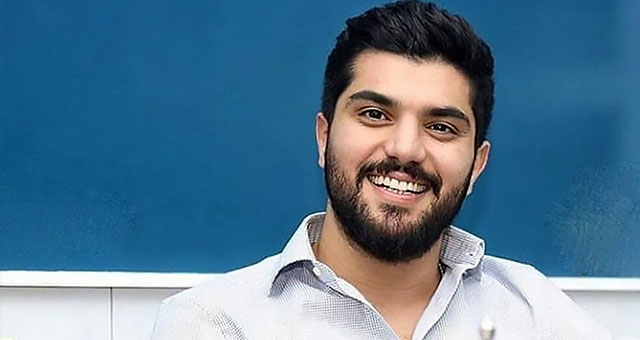 أول ظهور لنجم "الأب" كمقدم يثير فضول الجمهور قبل العرض